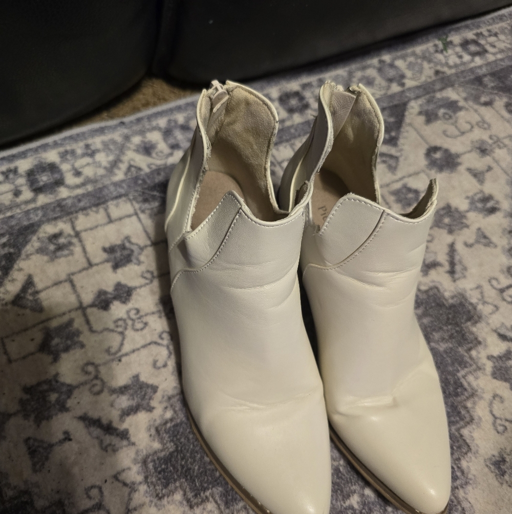 ierre Dumas Women's West-4 Bootie - Cream